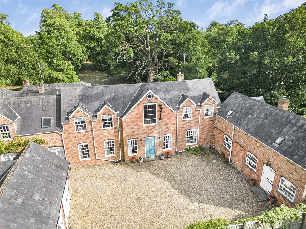 Property photo 1 of 31 The Stable Cottage