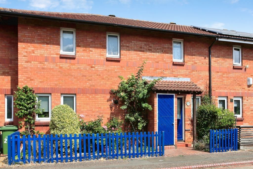 Property photo 1 of 21 Outside