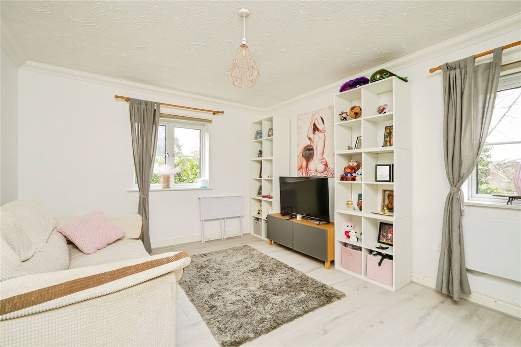 Property photo 3 of 24 Picture No. 02