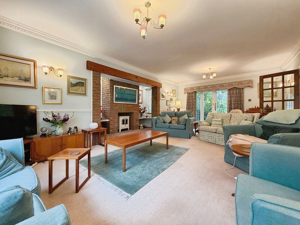 Property photo 3 of 34