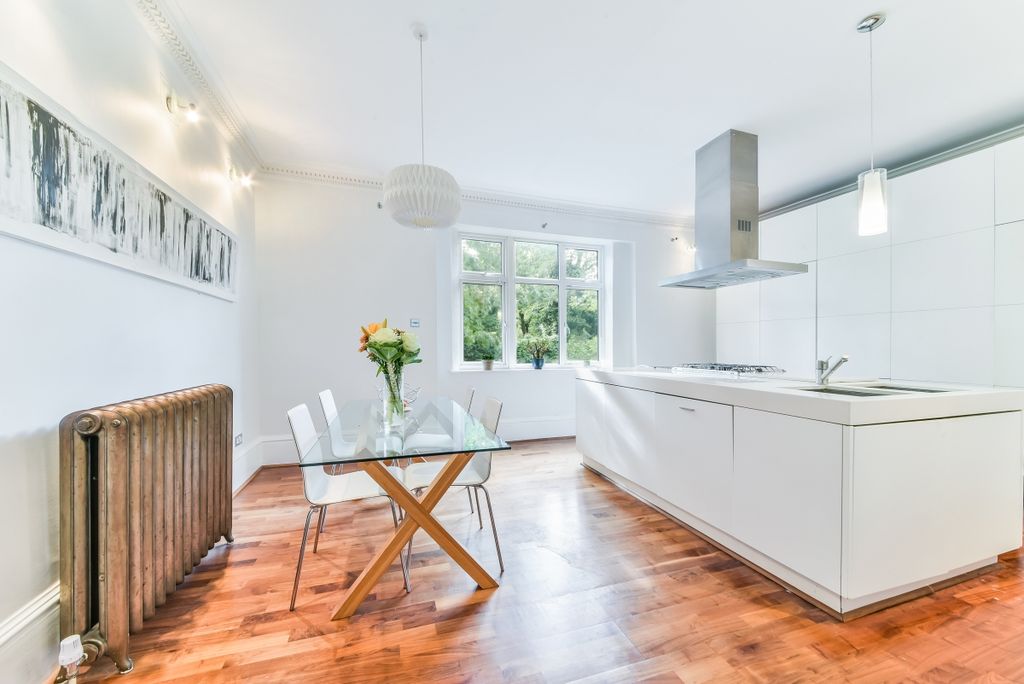 Property photo 1 of 8 Kitchen Dining Room