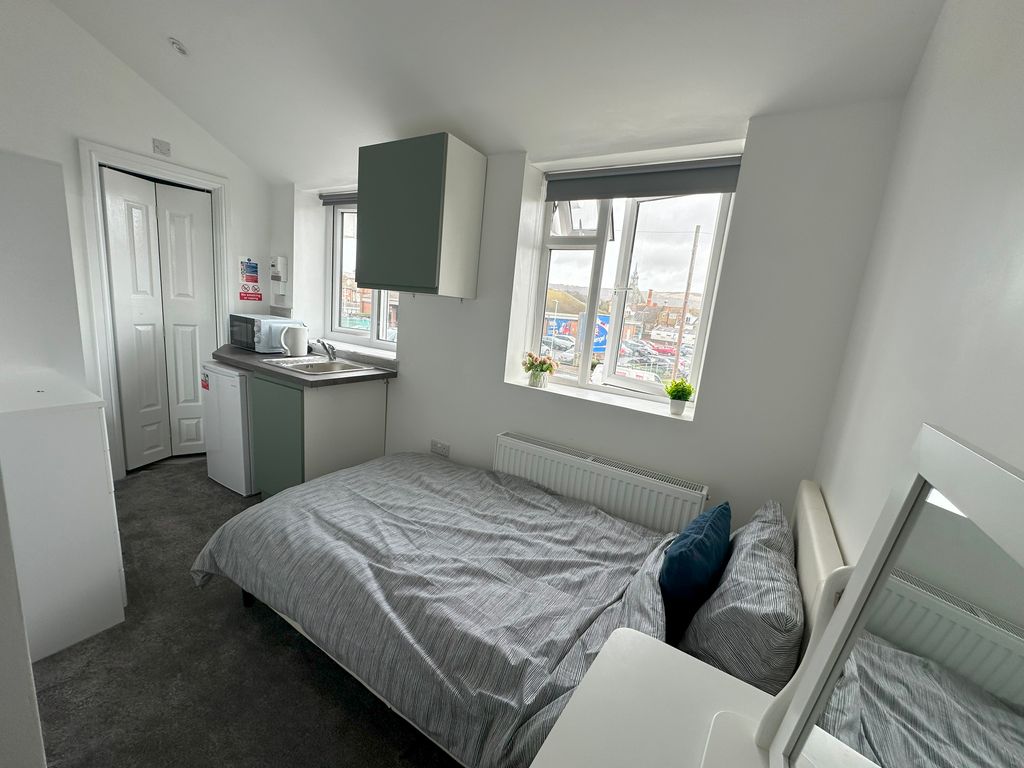 Property photo 1 of 4