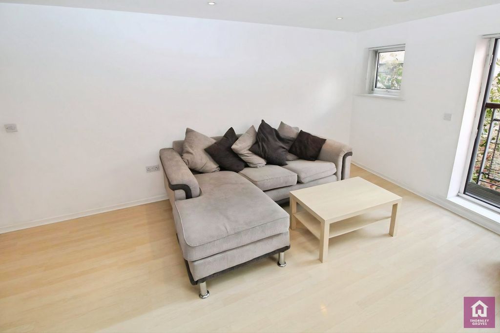 Property photo 2 of 12 Picture No. 19