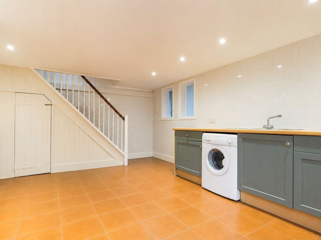 Property photo 2 of 8 House To Rent