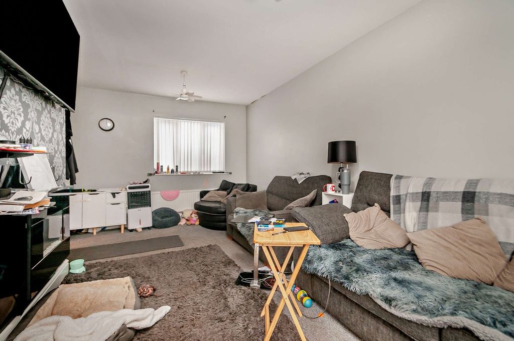 Property photo 3 of 22