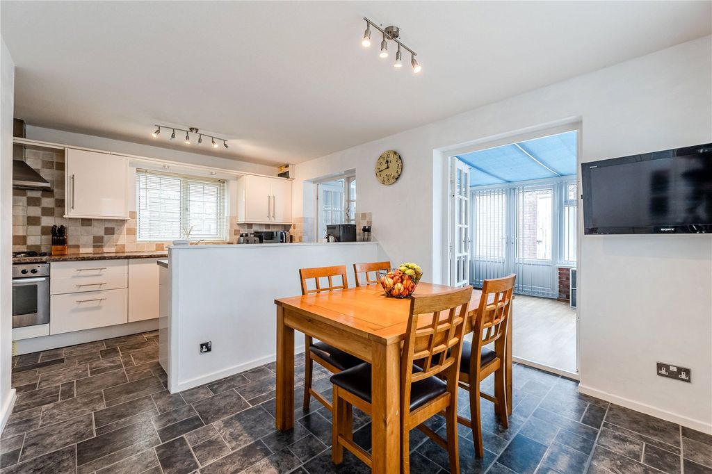 Property photo 2 of 19 Picture No. 13