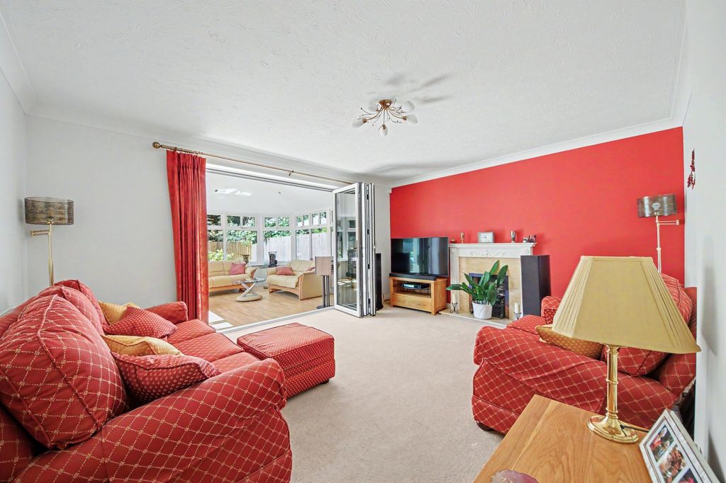 Property photo 3 of 19
