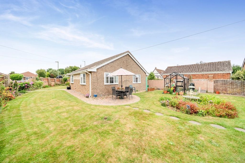 Property photo 2 of 15 1-6A1Daea63d4c9-1468591-19-6A19Af37210A2-1.Jpg