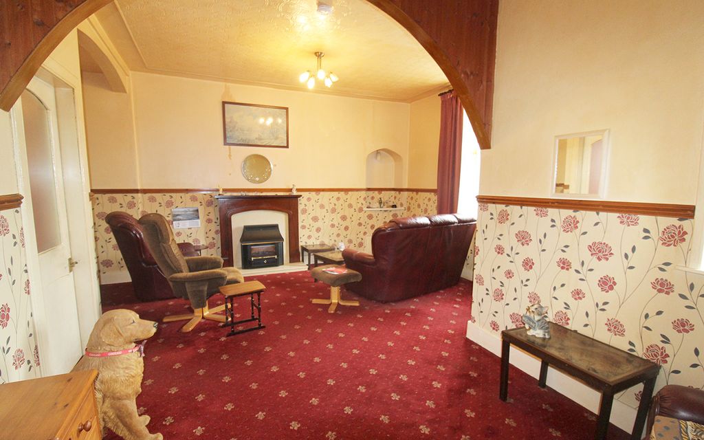 Property photo 2 of 22