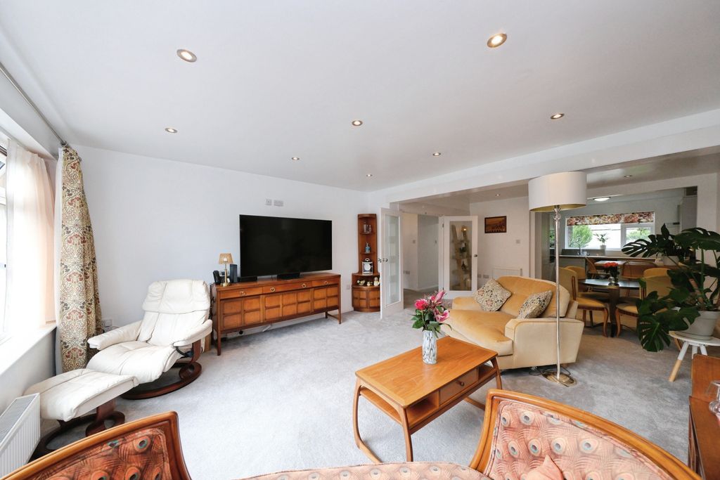 Property photo 2 of 30
