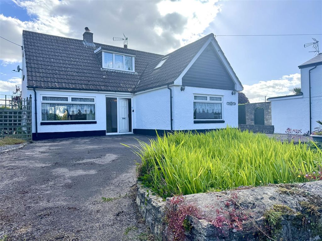 Property photo 1 of 19 Ty-Newydd