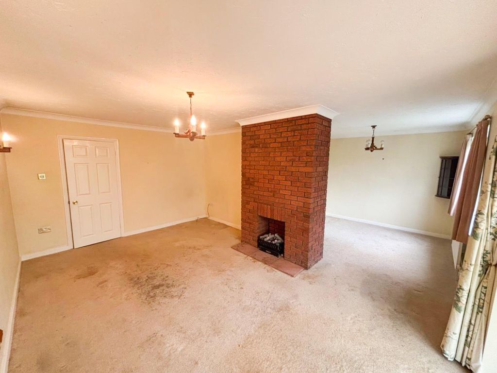 Property photo 3 of 12 9017916-104566-133915383144518333-cd3B86Ff-d5E0-89