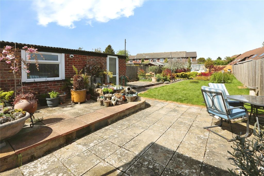 Property photo 2 of 19 Garden