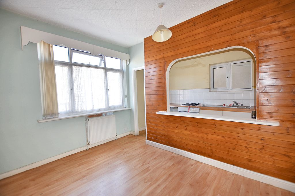 Property photo 3 of 8 39A Brockley Rise, Forest Hill, London, Se23 1Jg