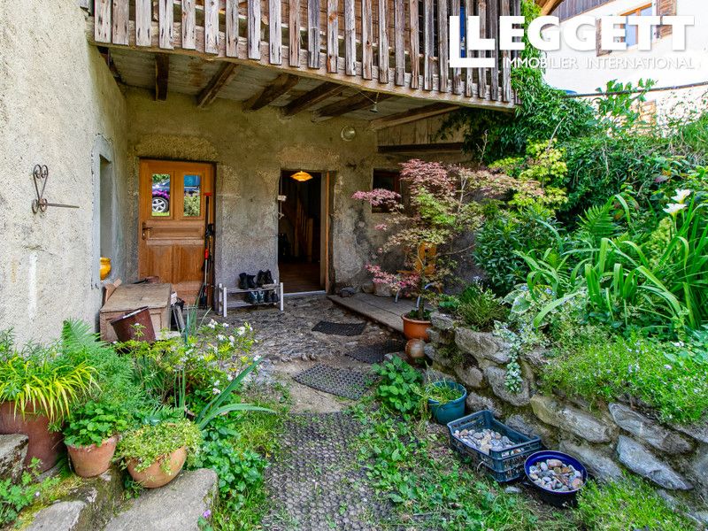 Property photo 3 of 10