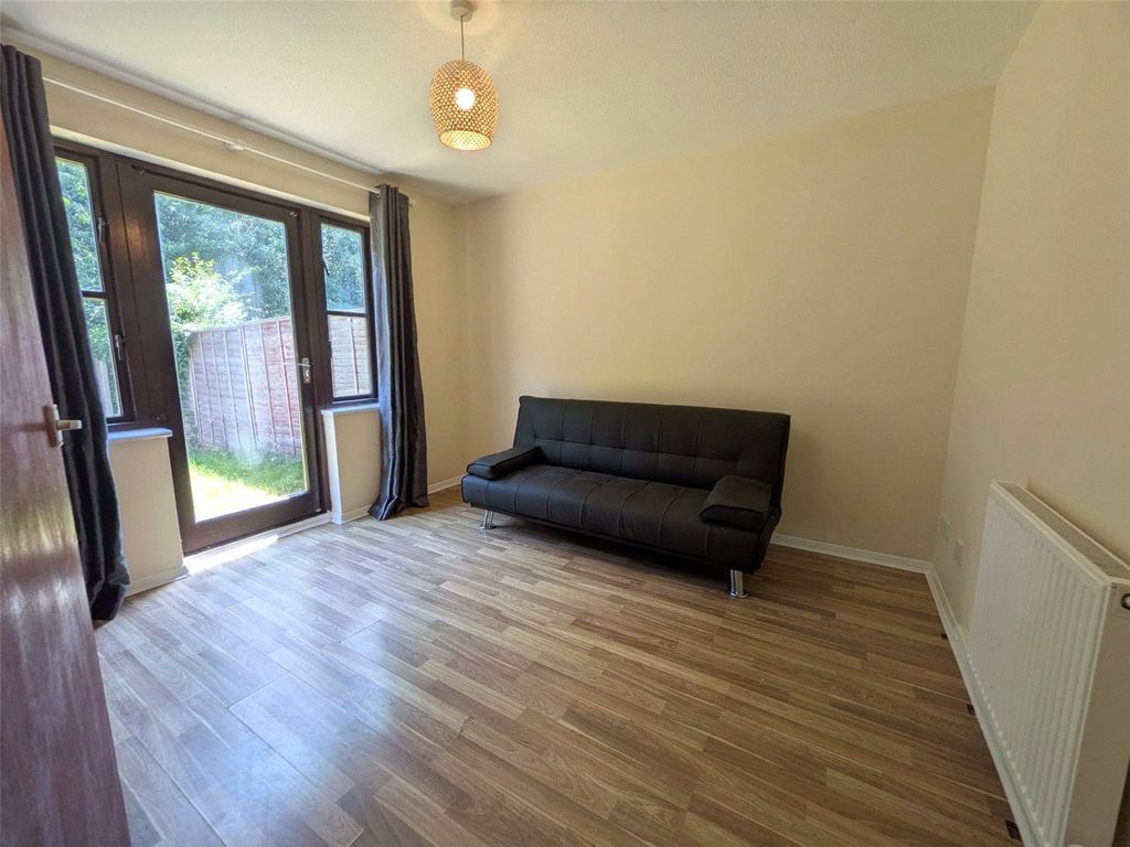 Property photo 2 of 15 Picture No. 26