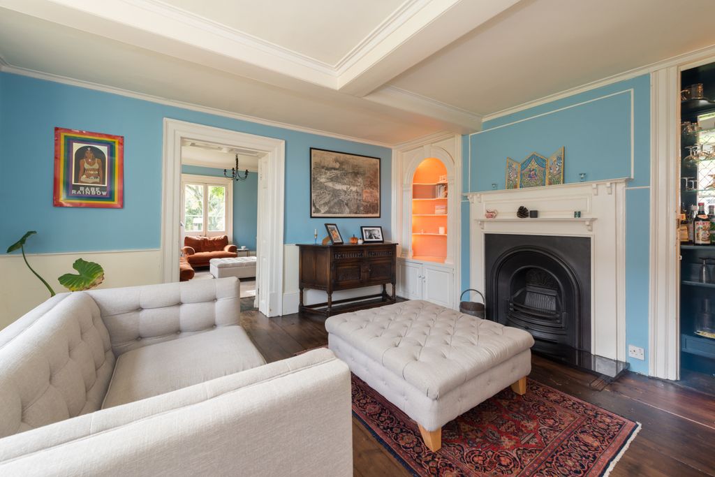 Property photo 3 of 54 Manor-38