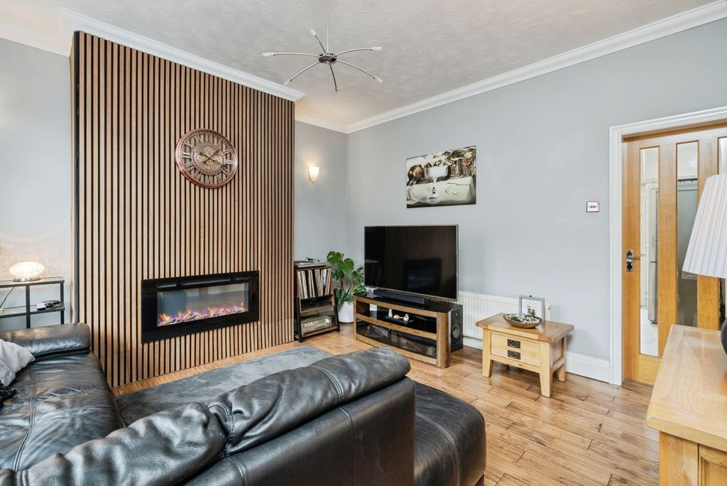 Property photo 2 of 23 Pbox-Img.Jpg