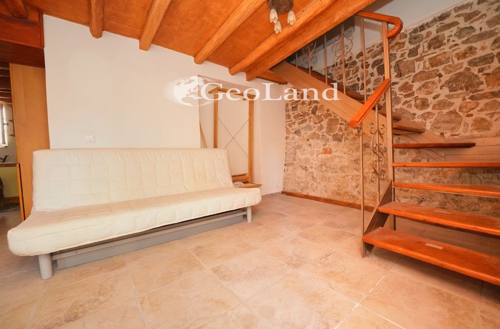Property photo 3 of 25