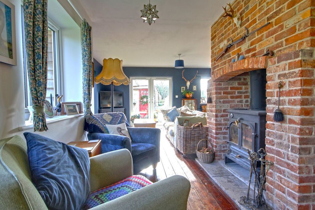 Property photo 2 of 23