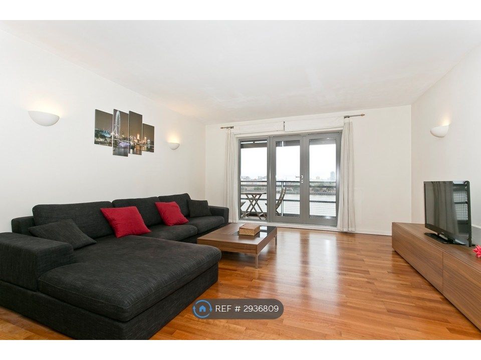 Property photo 1 of 16 Lounge With River View
