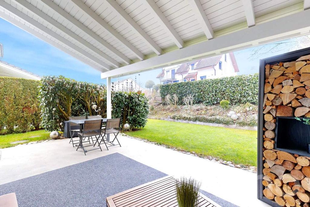 Property photo 2 of 12