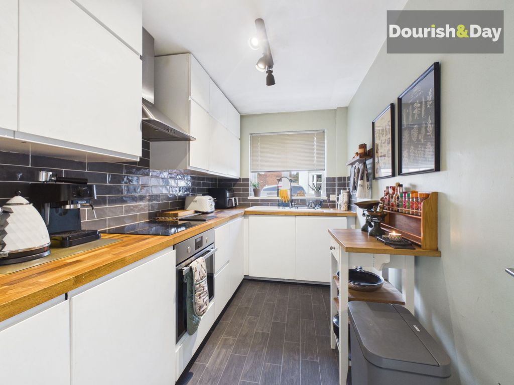 Property photo 2 of 21