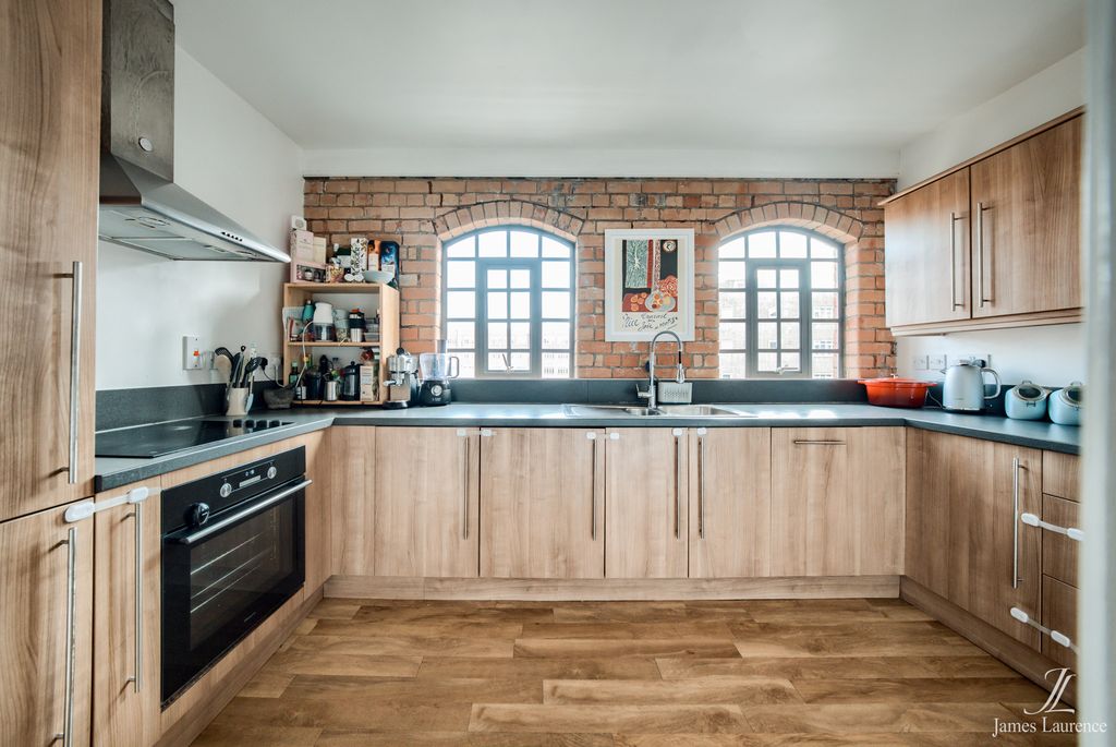 Property photo 3 of 19 Xt5A8663-Hdr(3)
