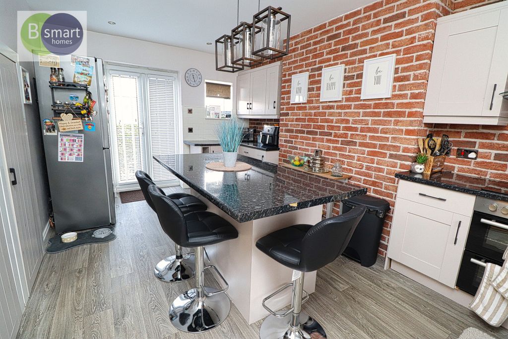 Property photo 2 of 16 Img_4720