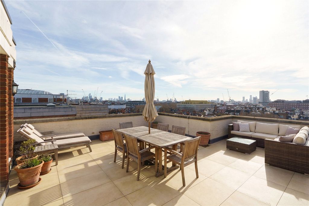 Property photo 2 of 18 Picture No. 44