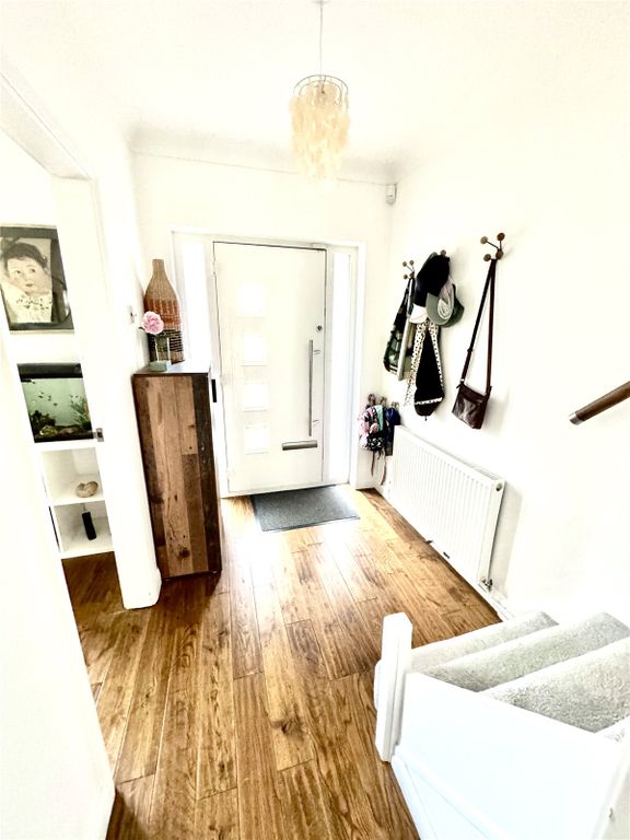 Property photo 2 of 17 Picture No. 04