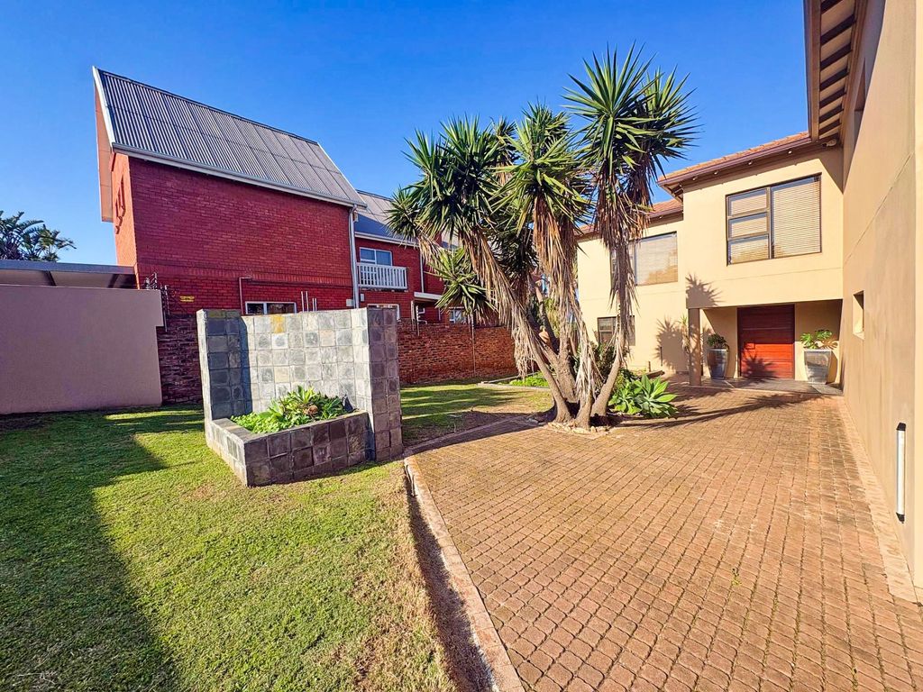 Property photo 3 of 43