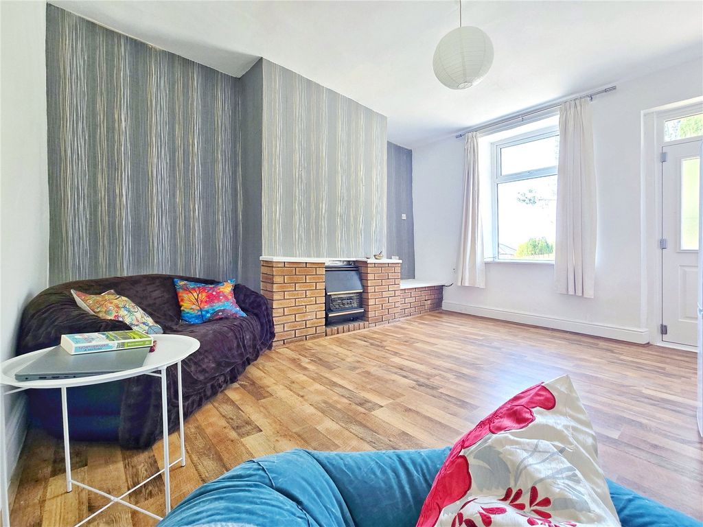 Property photo 2 of 11 Living Room