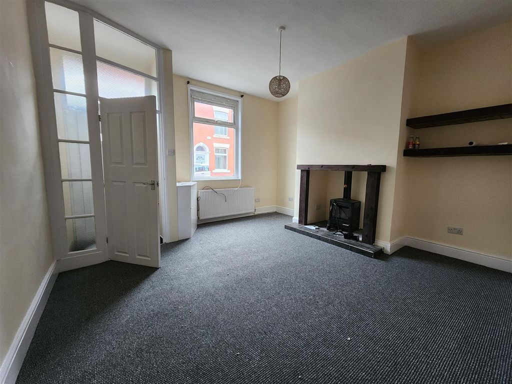 Property photo 2 of 8 6798.Jpg