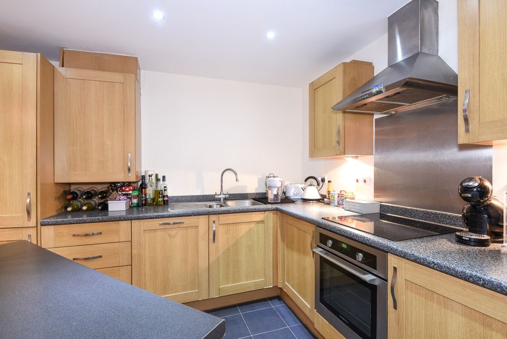 Property photo 2 of 8 Kitchen