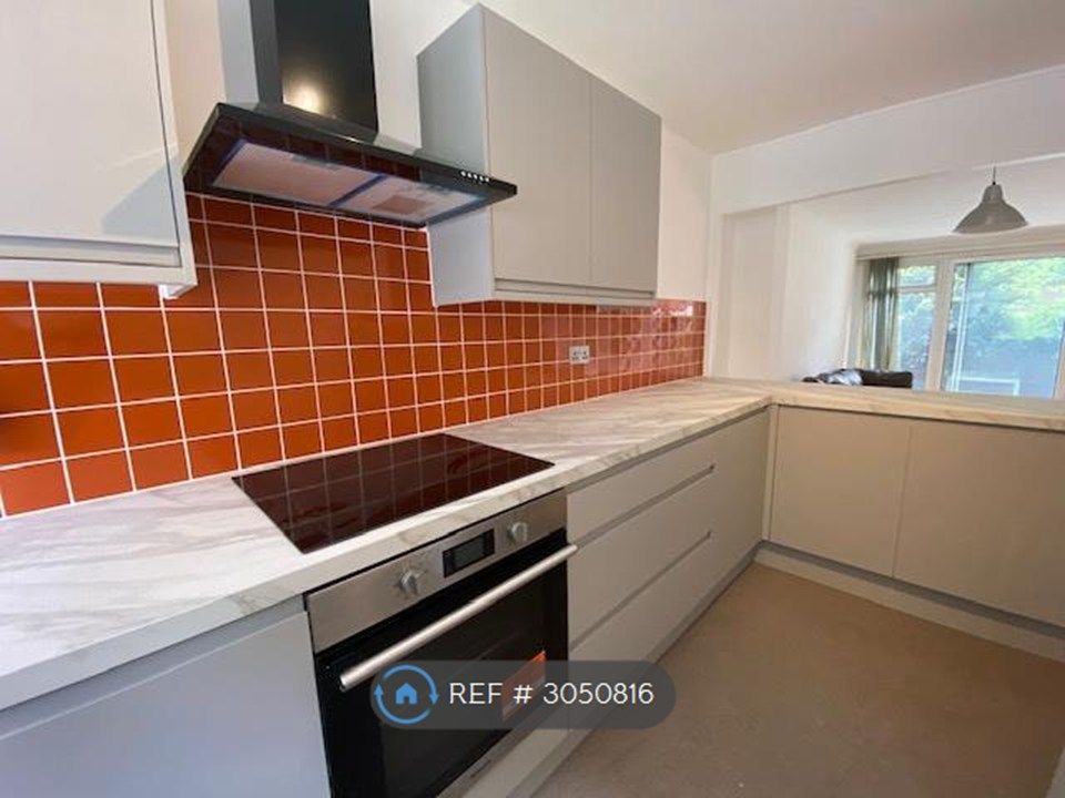 Property photo 1 of 12 Kitchen