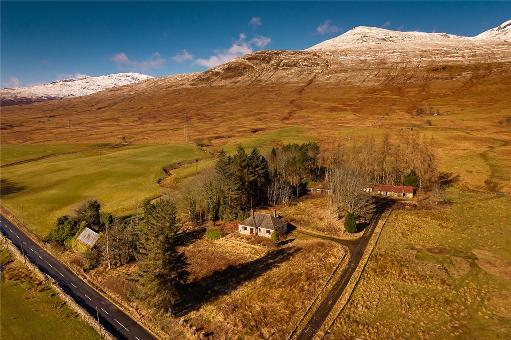 Property photo 2 of 24 Carie Bungalow
