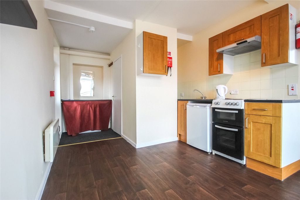 Property photo 2 of 11 Picture No. 35