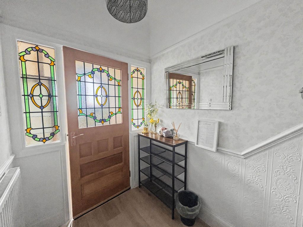 Property photo 2 of 27