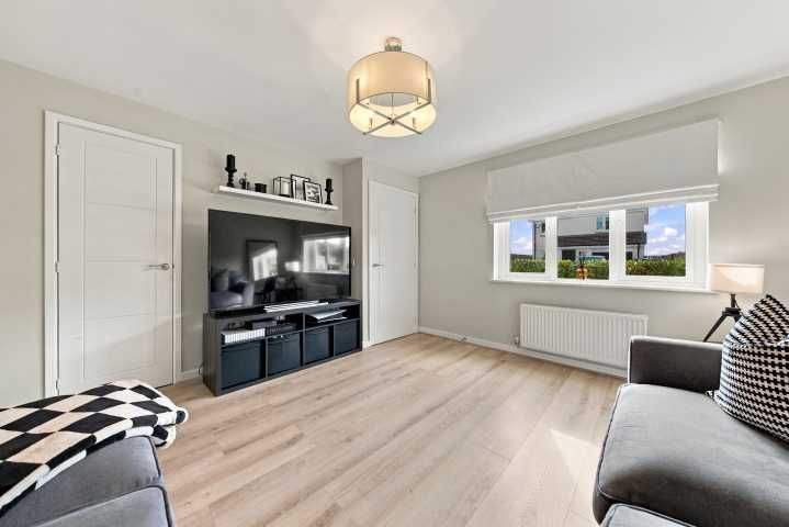 Property photo 3 of 23