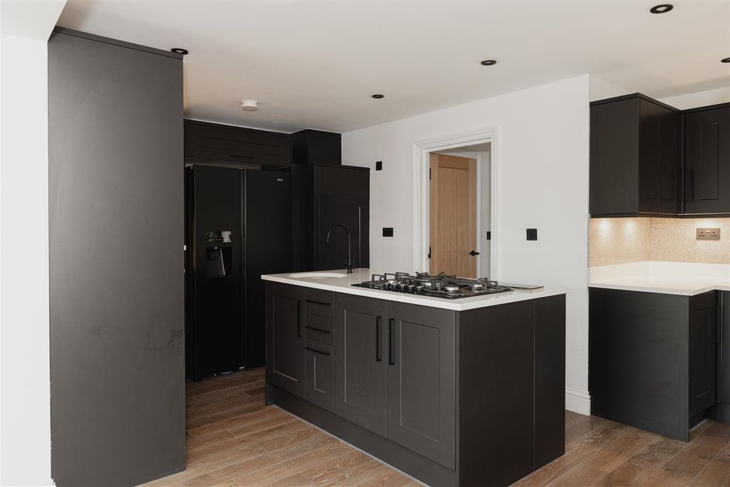 Property photo 3 of 20 13.Jpg