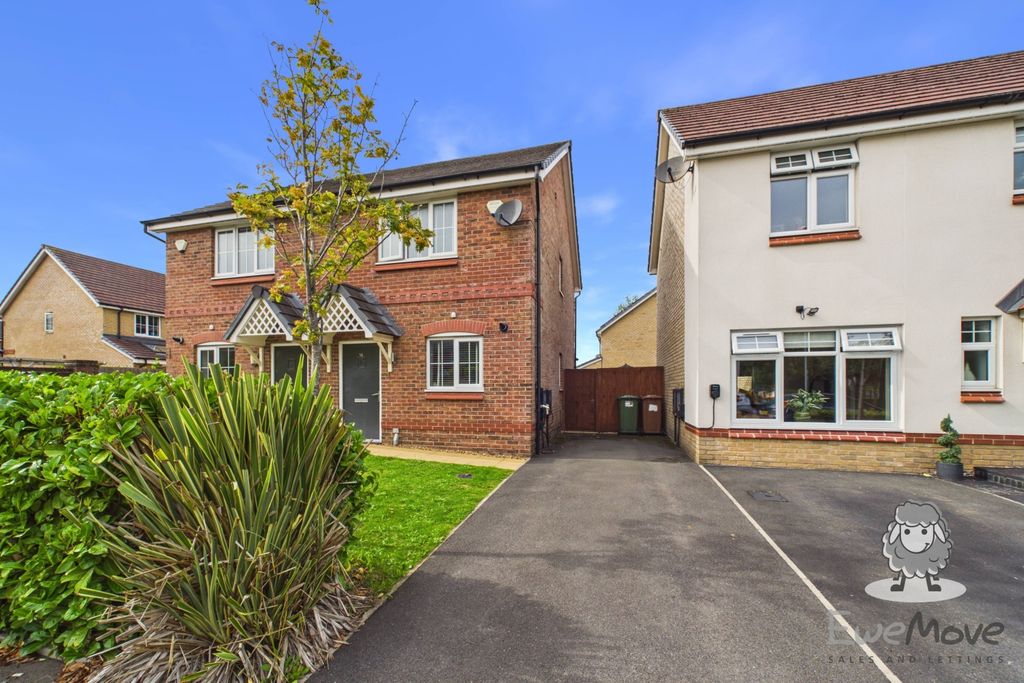 Property photo 1 of 11 Cam01866G0-Pr0575-Still006