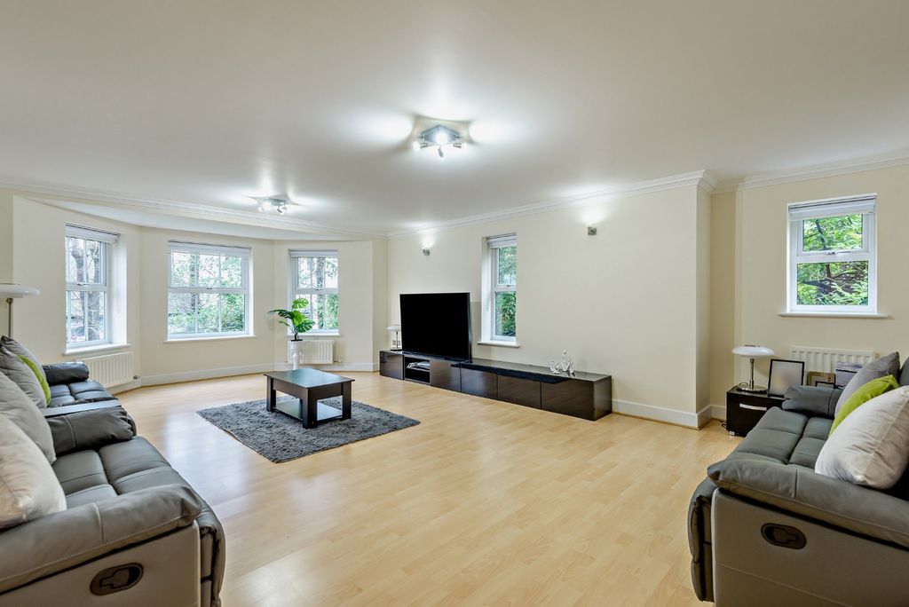 Property photo 3 of 8 Sitting Room