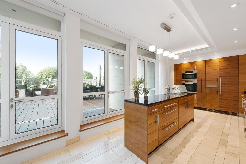 Property photo 2 of 15 Image