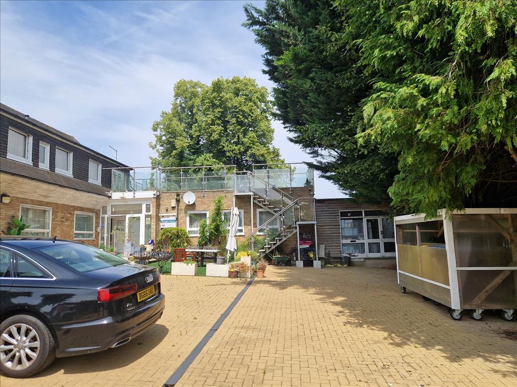 Property photo 2 of 14