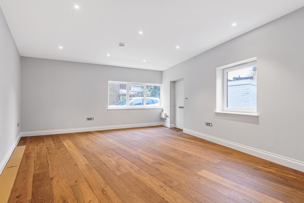 Property photo 3 of 6 798101 (2)