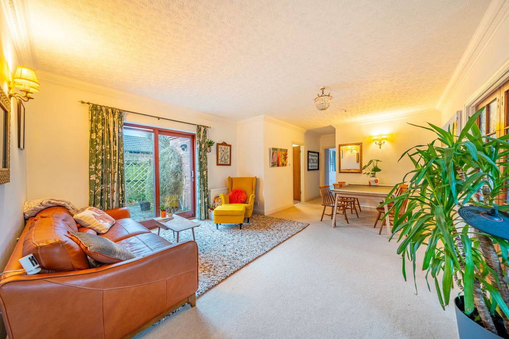 Property photo 3 of 21