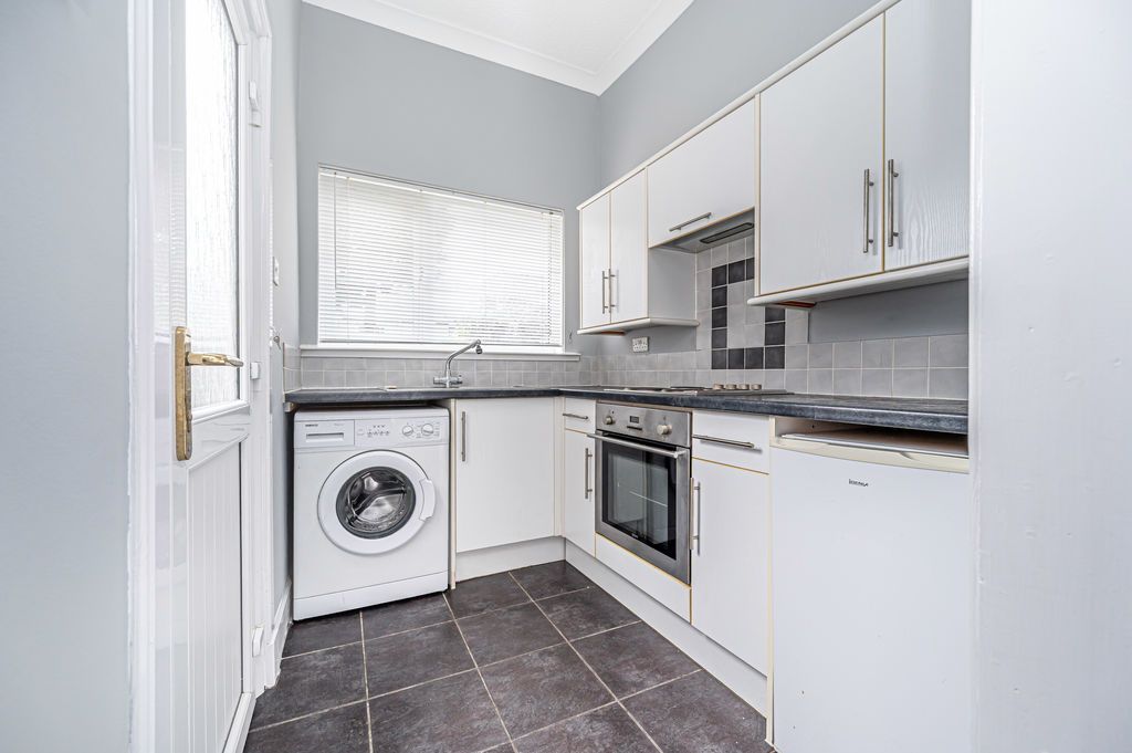 Property photo 2 of 28 Kitchen