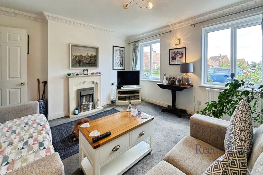 Property photo 2 of 14 Lounge