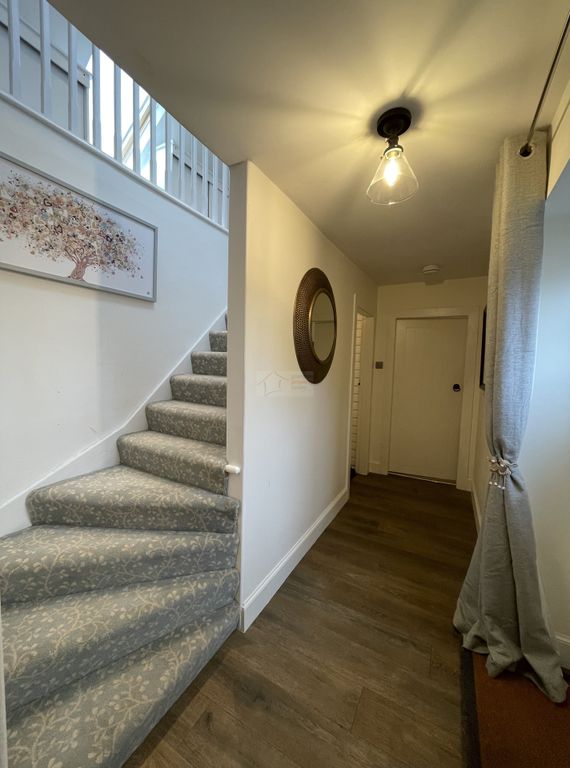 Property photo 2 of 22 Hallway.Jpg